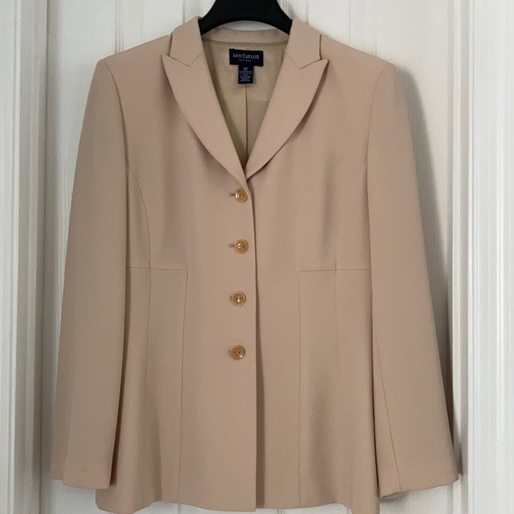 Ann Taylor Blazer Tan Petites size 10 P